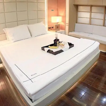 Gold Hotel en barco